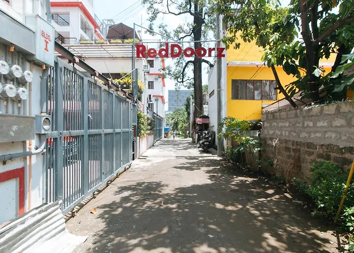 Reddoorz Plus Near Tambo Paranaque