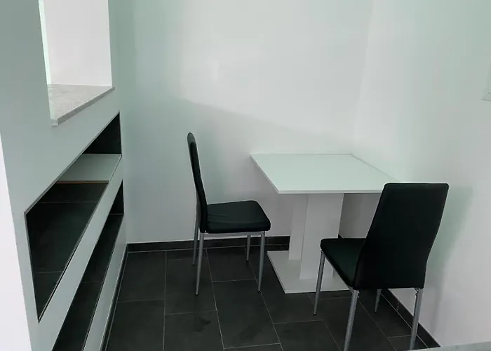 JE Zimmervermietung