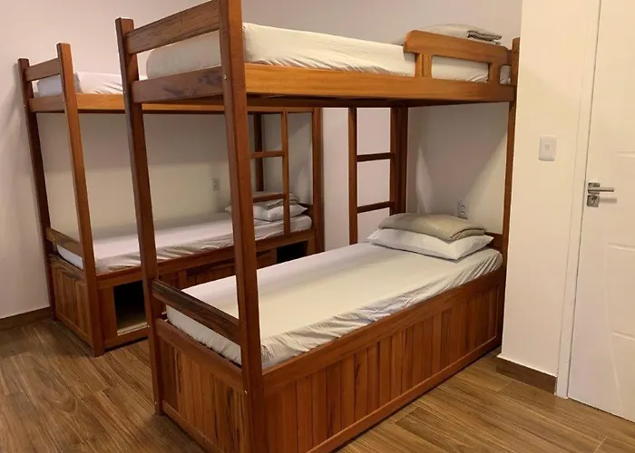 Lila Limao Hostel