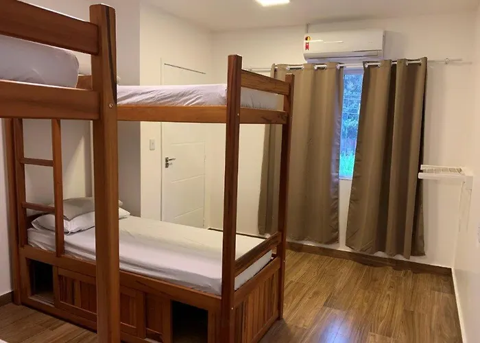 Lila Limao Hostel