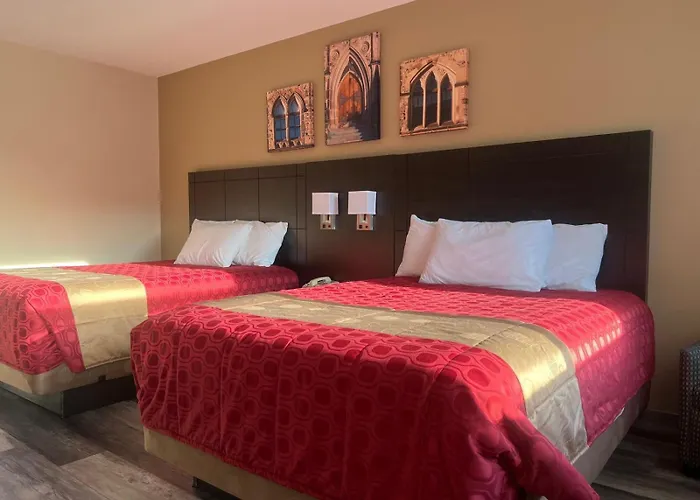Colonial House Motor Inn