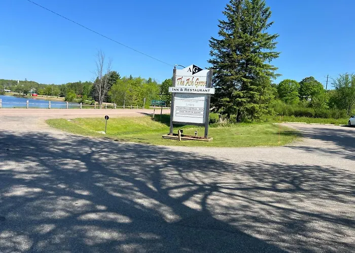 The Ash Grove Inn