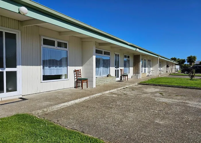 45 On Avenal Motel