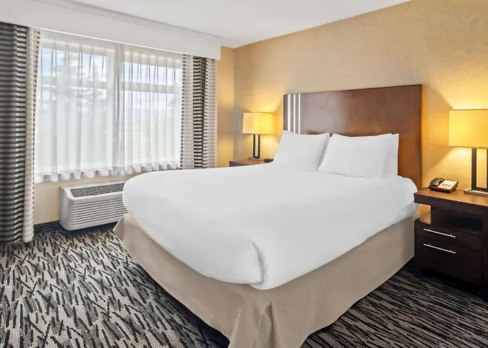 Best Western Plus Pitt Meadows Inn & Suites