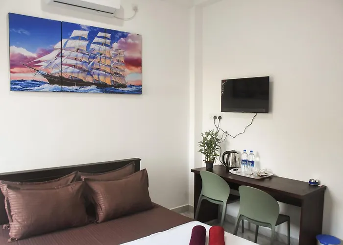 Solid Hotel Boralasgamuwa