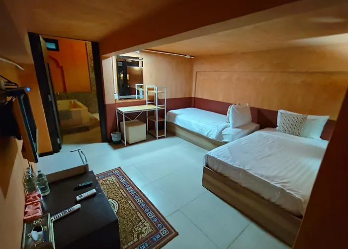 Retro Box Hotel Chumphon