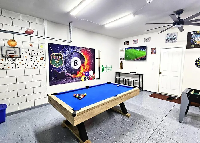 Bluelakeview Luxury Villa With Private Pool & Spa Plus Lake Views, Bbq, Games Room