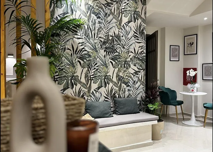 Lunar Hotel Modern Boutique