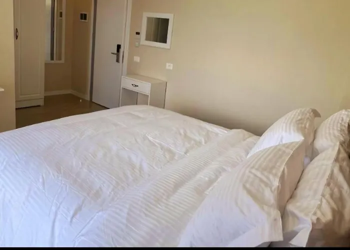 Hotel Demoli