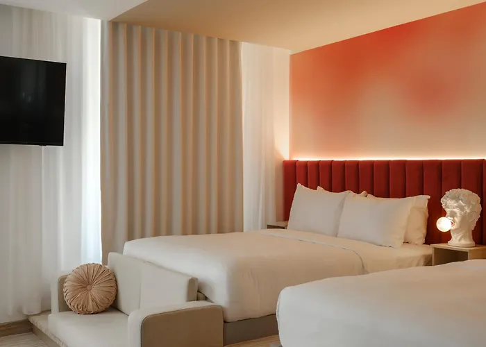 Rose Hotel Invisible
