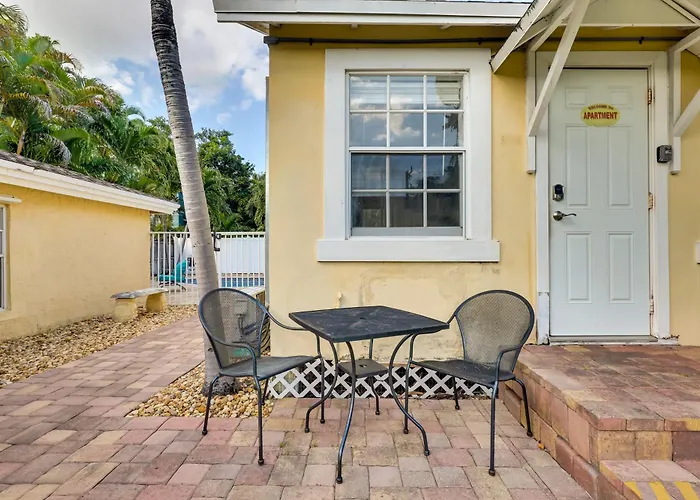 Shared Pool & Backyard: Small & Cozy Guest House