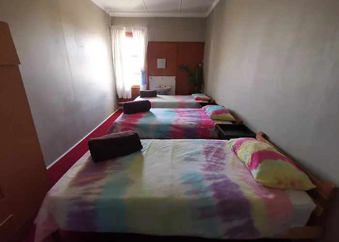 Oceanic Flashpackers Accommodation