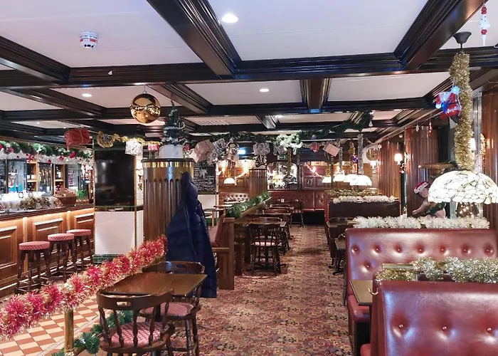 Hotel Bishops Arms Mora
