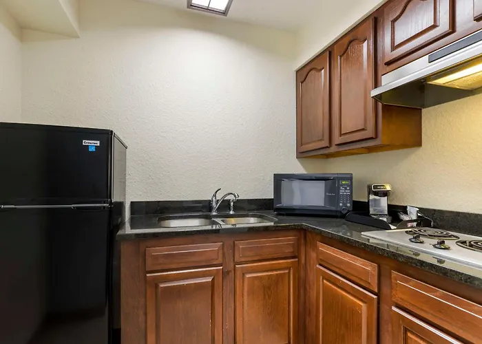 Best Western Plus Longbranch Hotel & Convention Center