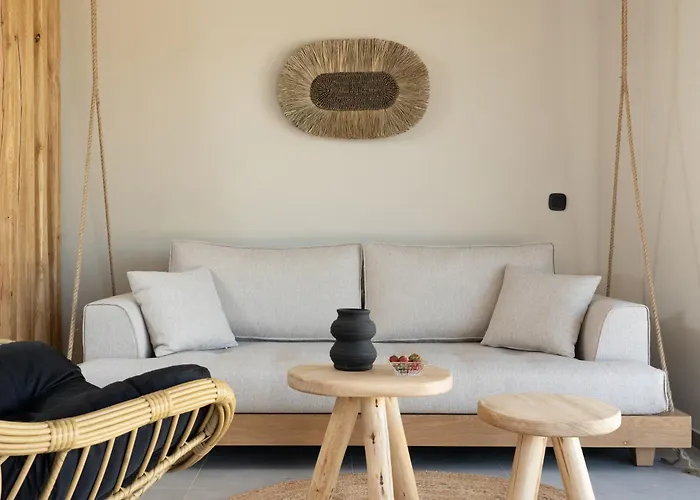 Amo Golden Suites