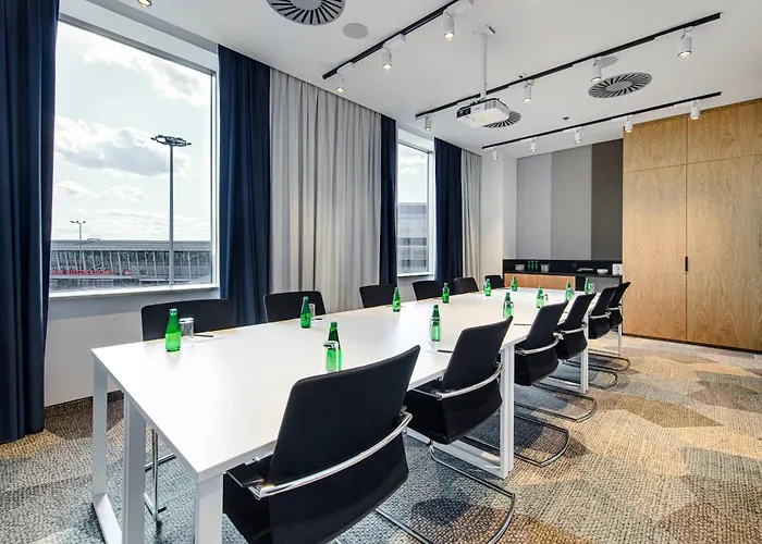 Courtyard By Marriott Warsaw Airport