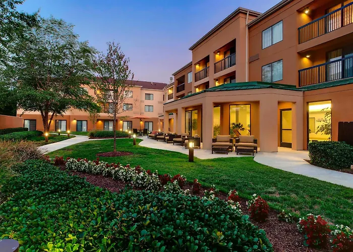 Courtyard By Marriott Richmond Airport