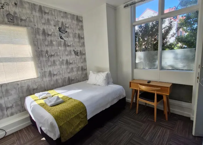 140 Ghuznee Hostel