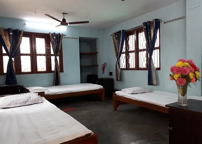 Pushpak Guest House Boys, Near Dumdum Metro Station