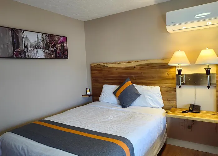 Harbour Light Motel