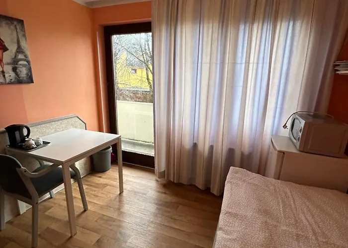 2-Rent Group Hostel Rooms Aub162