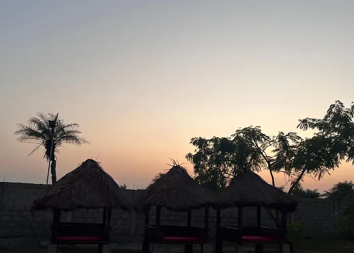 B Home Resort And Spa