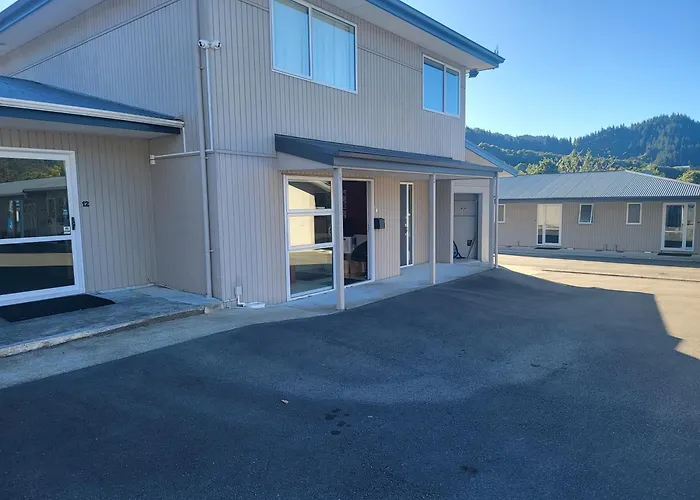 Ferrylink Motel