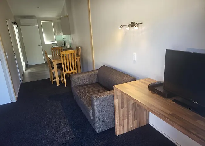 Ferrylink Motel