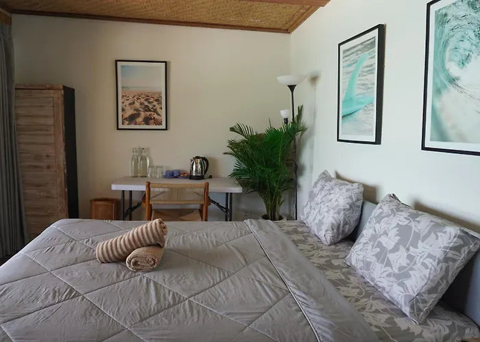 Beachfront - The Surf Lodge