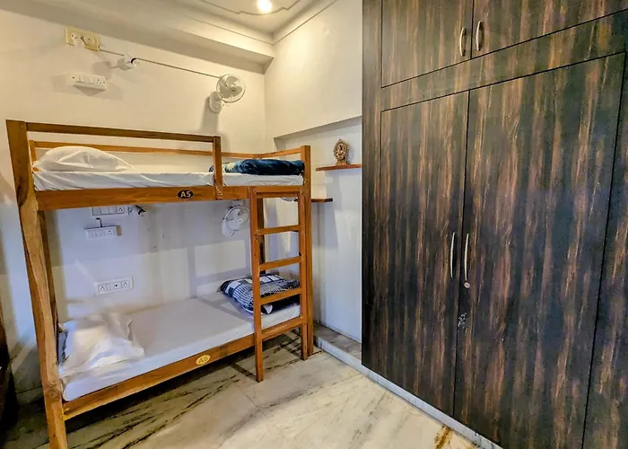 Punia'S Staycation