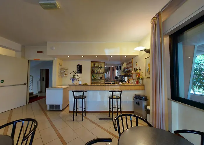 Hotel Joli