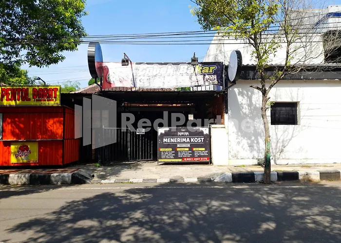 Lh101 Guest House Syariah Near Makam Sunan Bonang Redpartner