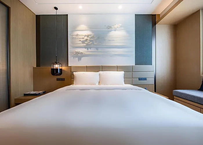 Atour Hotel Zhongshan Ancient Town Huayi Plaza