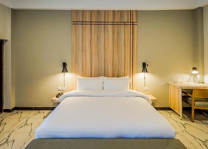 Roomy Crossroads Hotel, Peshawar