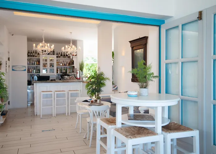 Anthousa Hotel