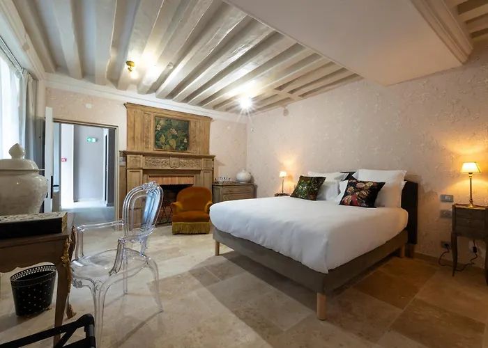 Hotel De La Poste A Avallon, Bourgogne