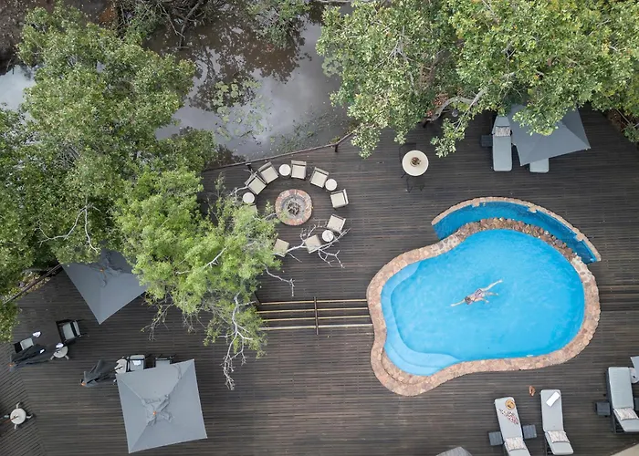 Ndlovu Safari Lodge