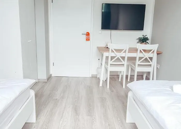 Zweibettzimmer Grau in zentraler Lage