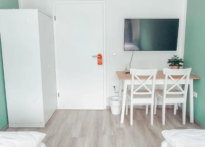 Zweibettzimmer Grün in zentraler Lage