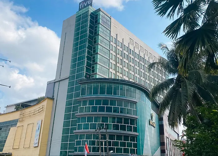 Five Premiere Hotel