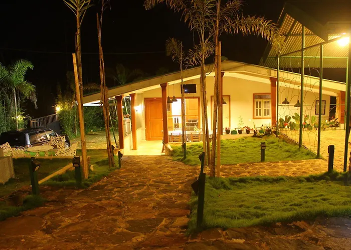 Triniton Holiday Villas