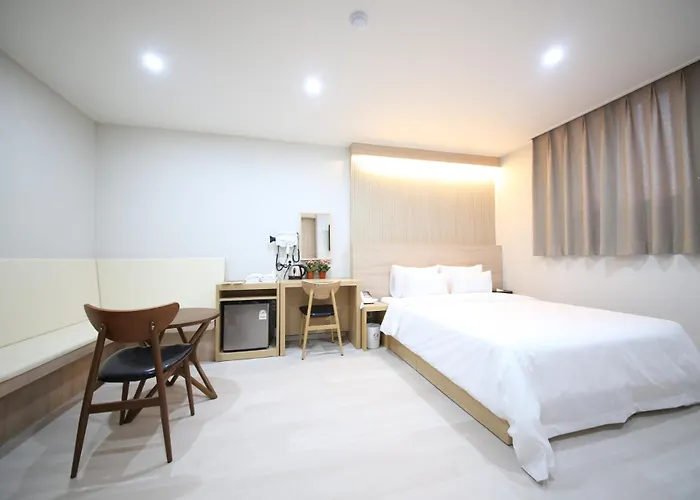 Haru Hotel