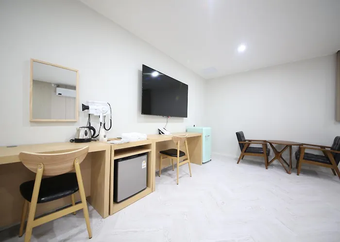 Haru Hotel