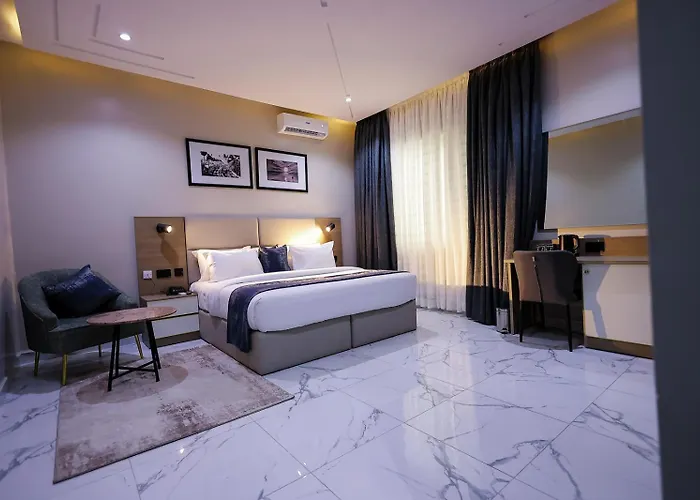 Ringruby Hotel, Oduduwa Way