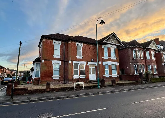 The Lodge Southampton