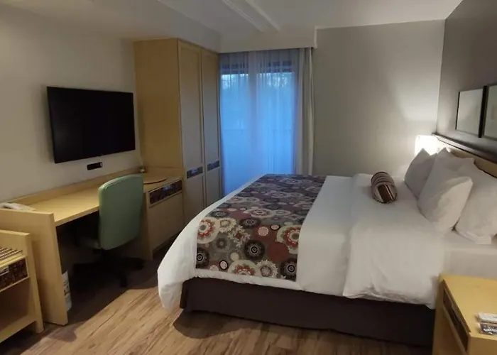 RARIDADE!!! - Flat de Alto Padrão - Preço Imbatível - Cama King Size - Muitos Eletrodomésticos - Limpeza Diária Gratuita