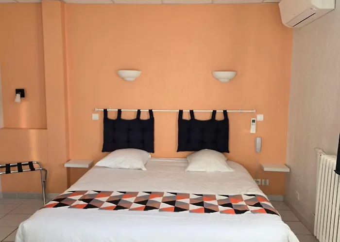 Carry Hotel