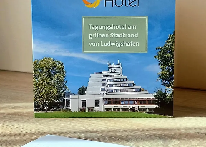 Heinrich Pesch Hotel