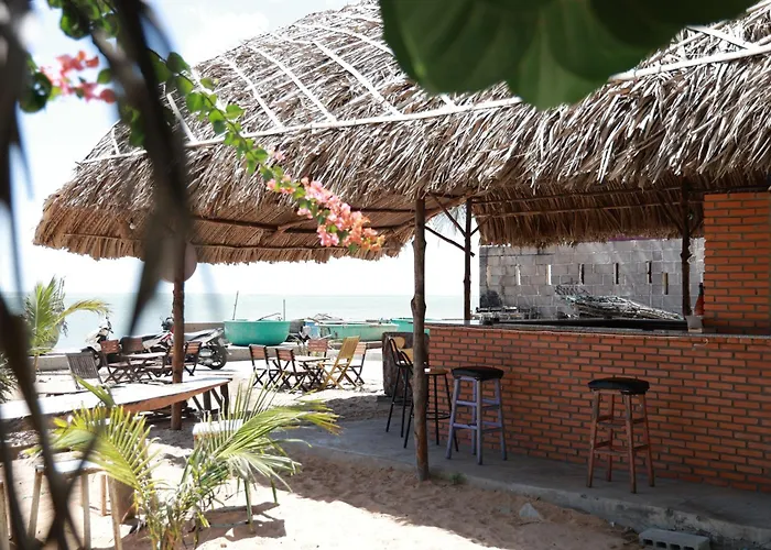 Eva Hut Mui Ne Beach Hostel