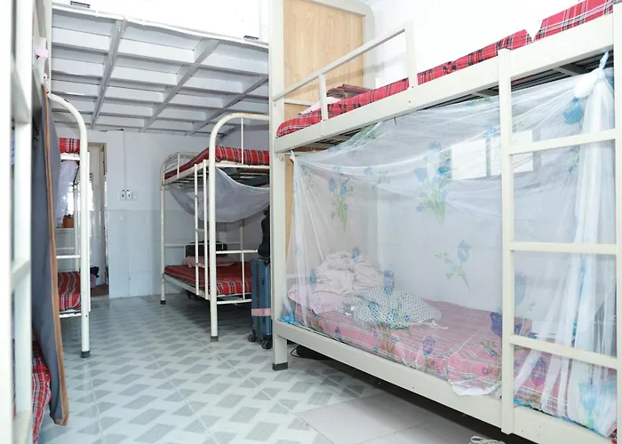 Eva Hut Mui Ne Beach Hostel